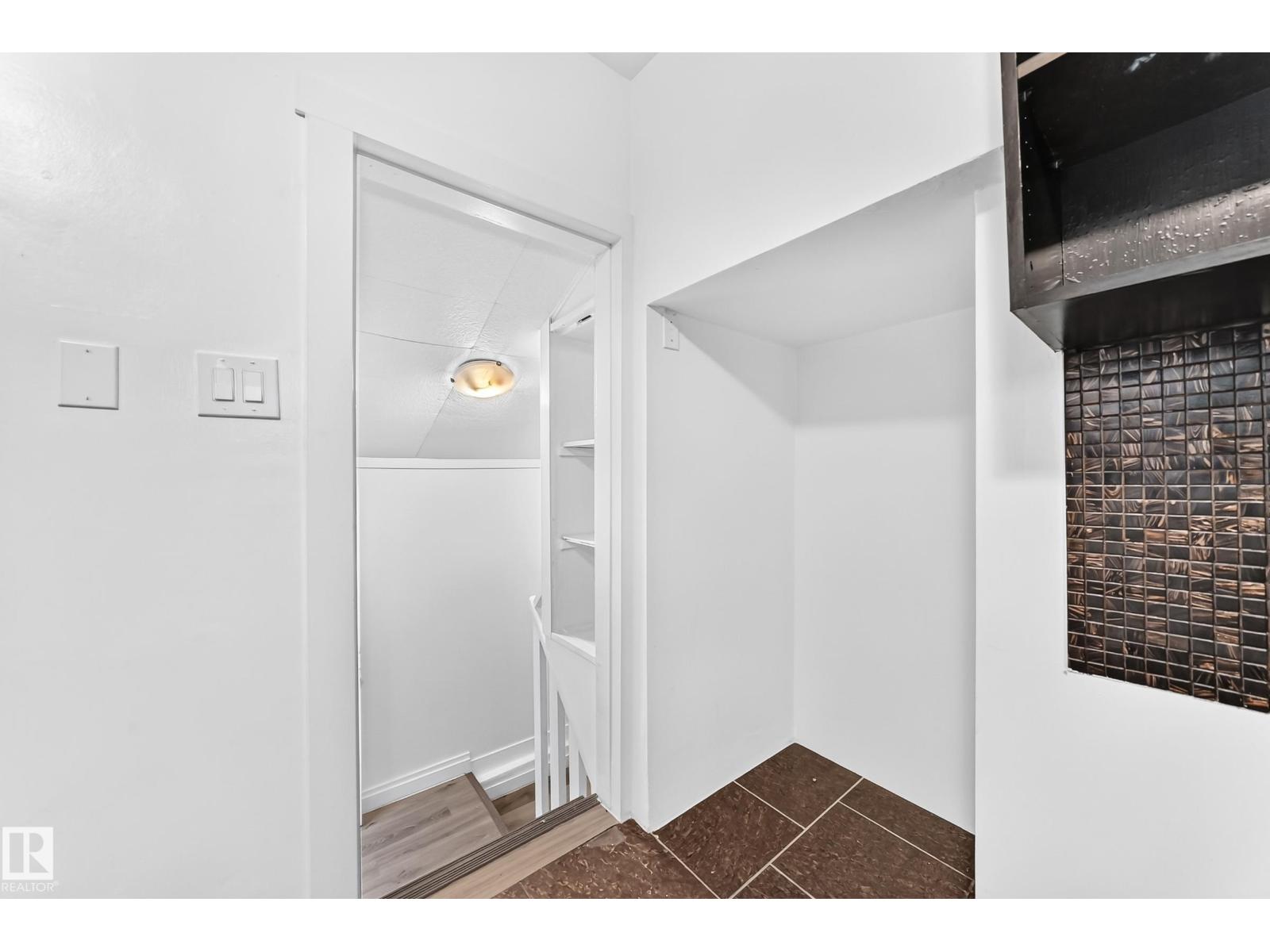 11014 95 St Nw Property Photo 20