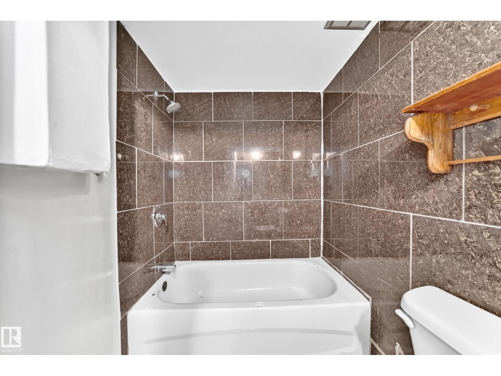 11014 95 St Nw Property Photo 39