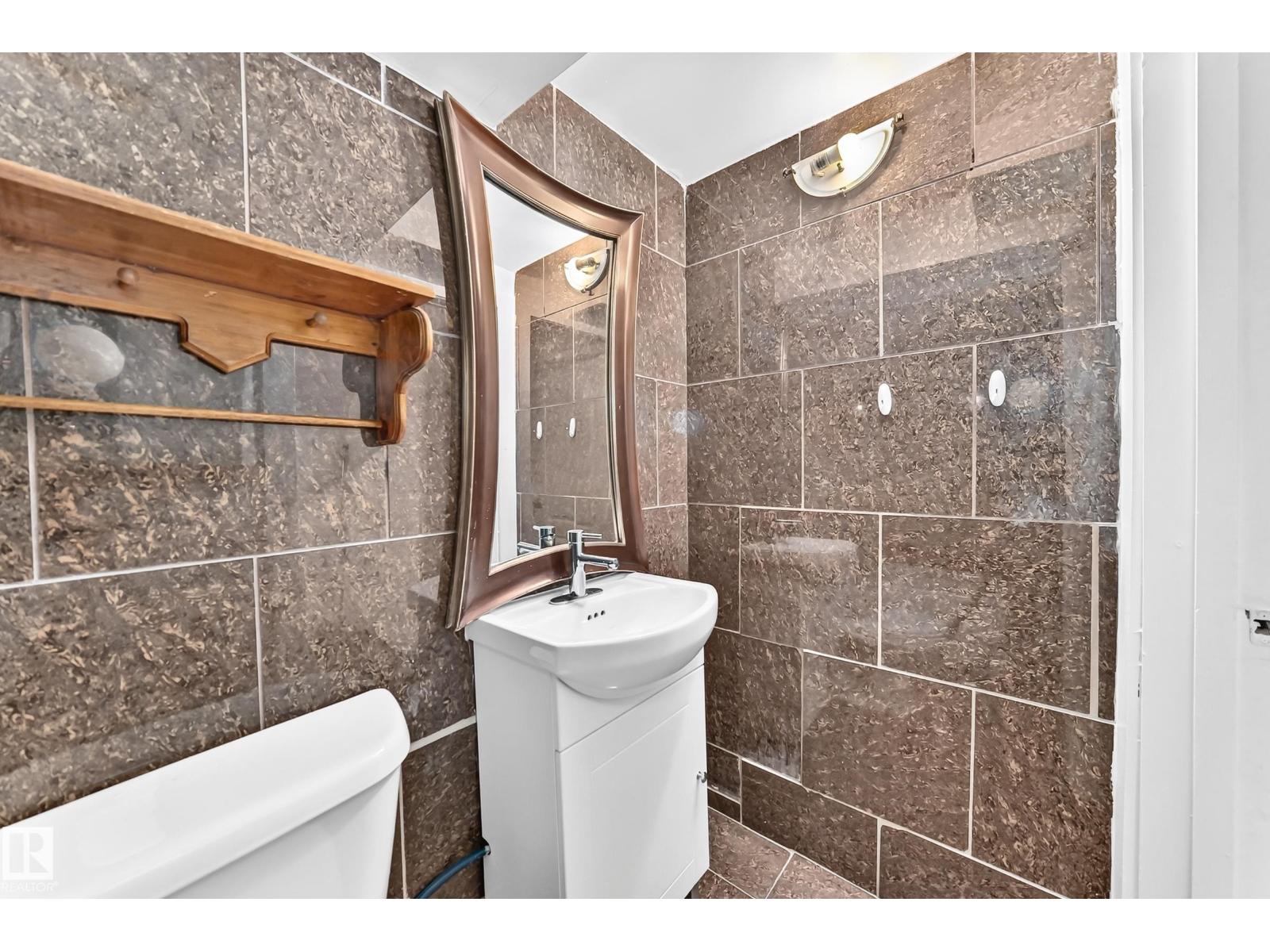 11014 95 St Nw Property Photo 40