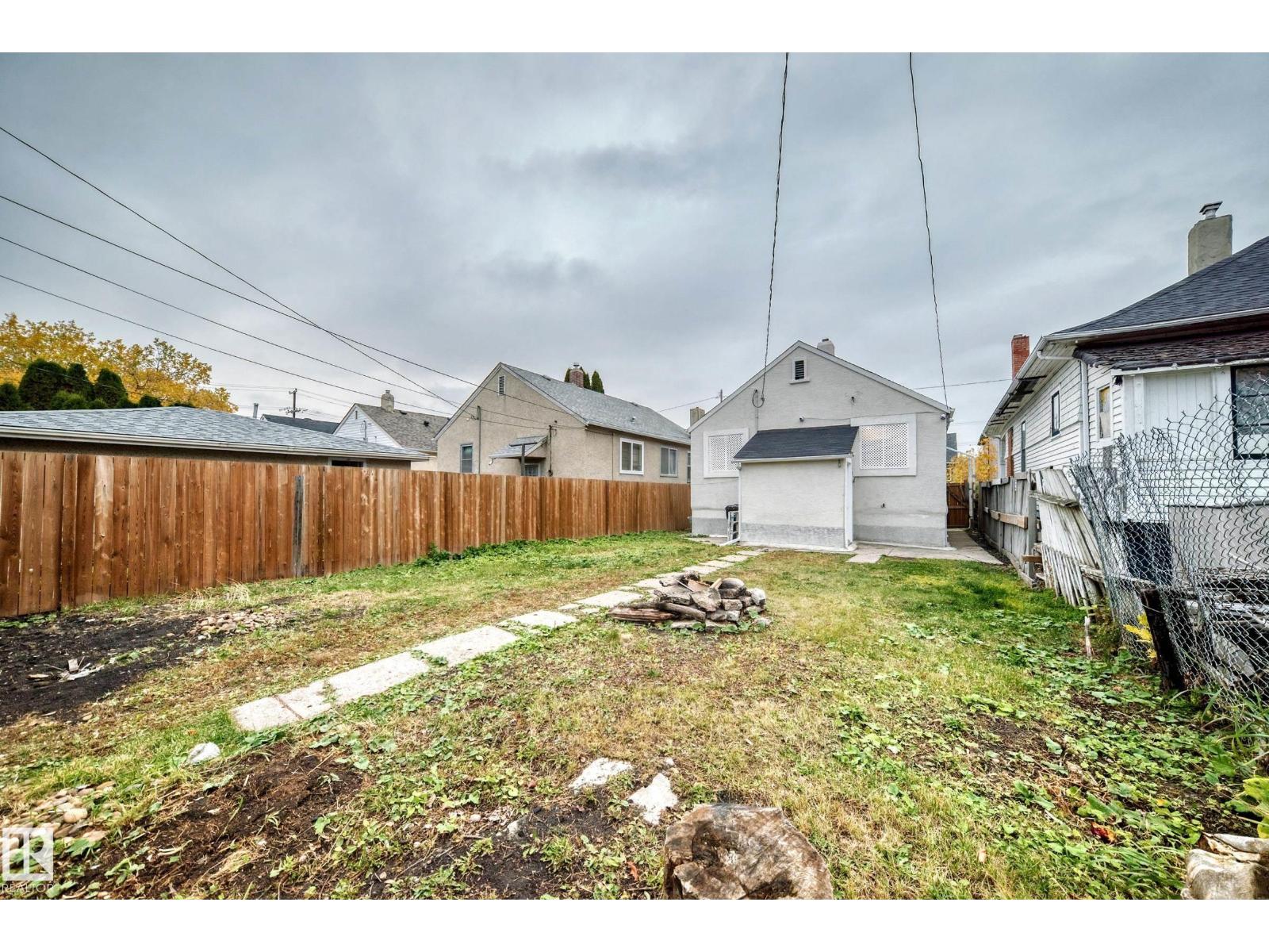 11014 95 St Nw Property Photo 45