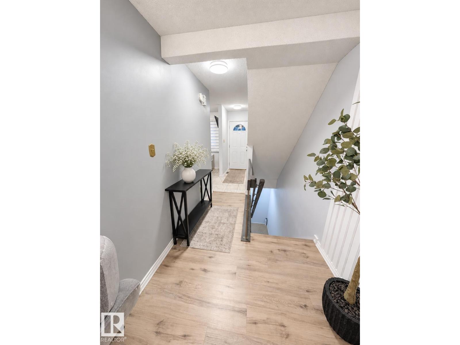 12034 25 Ave Nw Property Photo 9