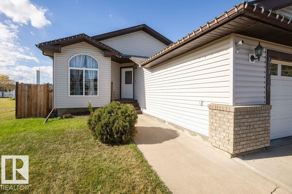 4720 47 St Property Photo 5