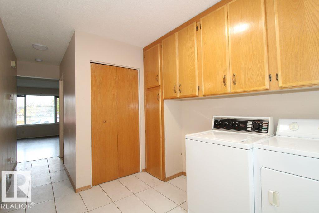 11393 22 Av Nw Property Photo 3
