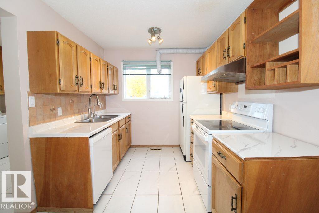 11393 22 Av Nw Property Photo 5