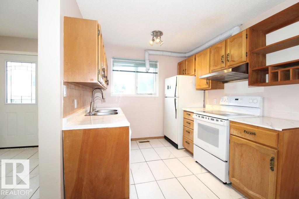 11393 22 Av Nw Property Photo 6