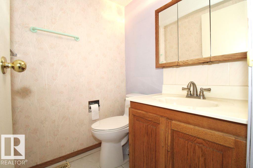 11393 22 Av Nw Property Photo 14