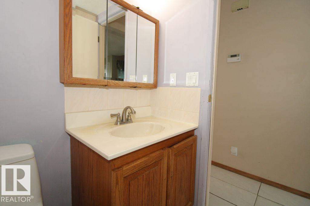 11393 22 Av Nw Property Photo 15