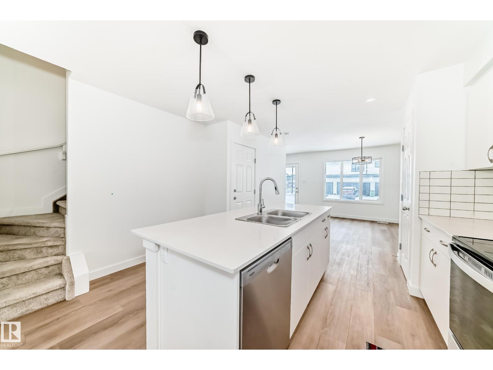 4611 177ave Nw Property Photo 6