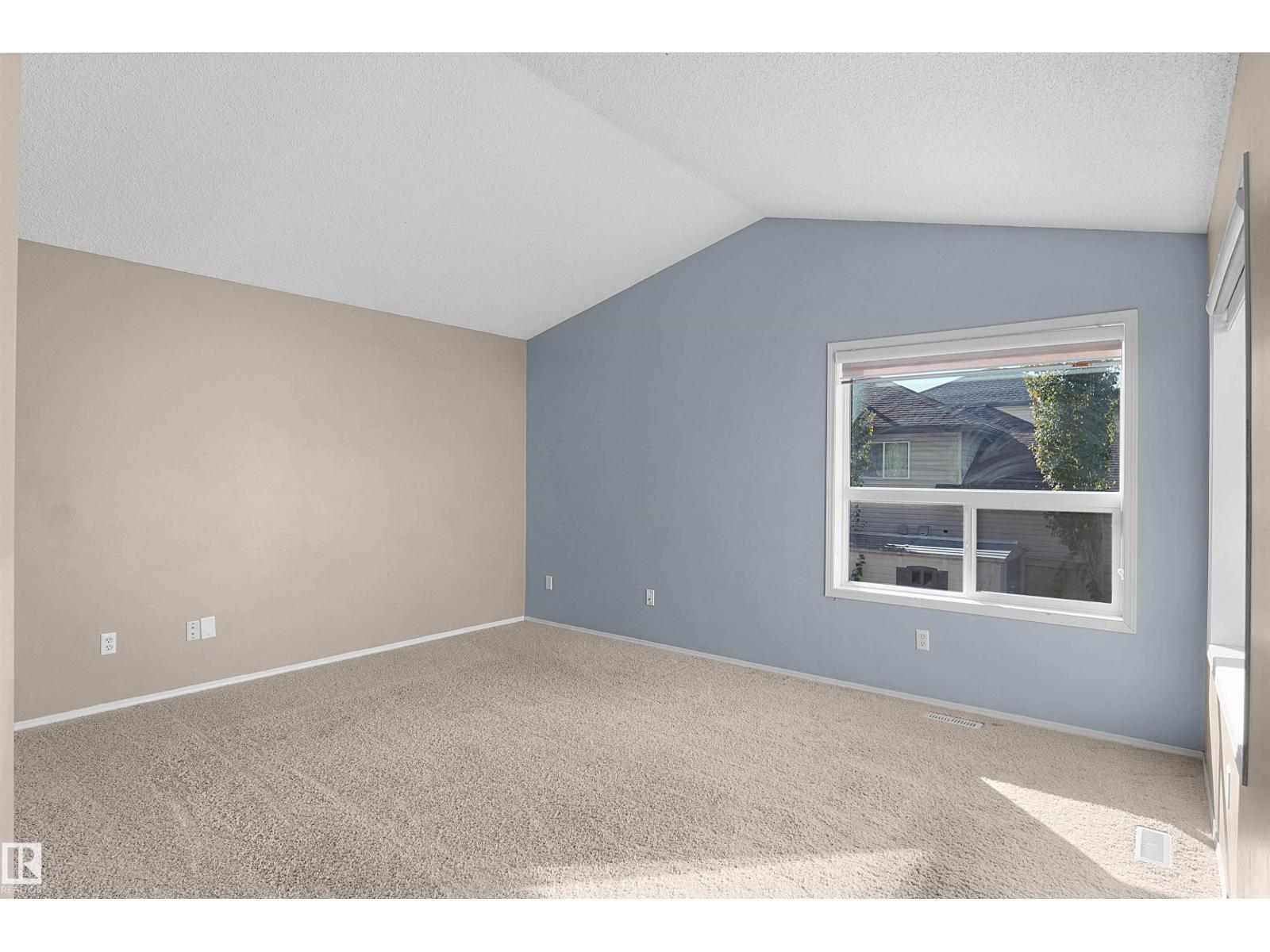 16112 92 St Nw Property Photo 7