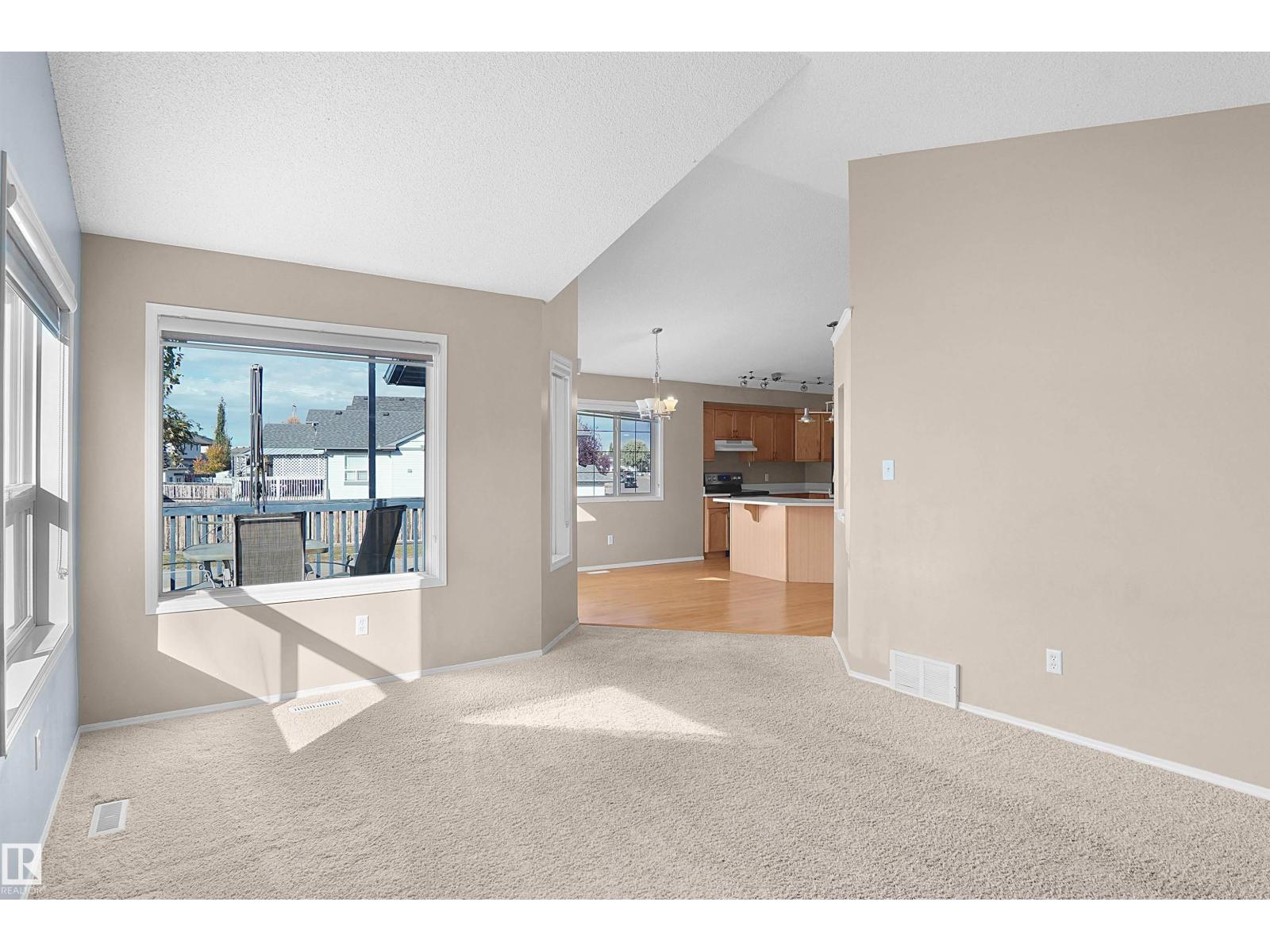 16112 92 St Nw Property Photo 9