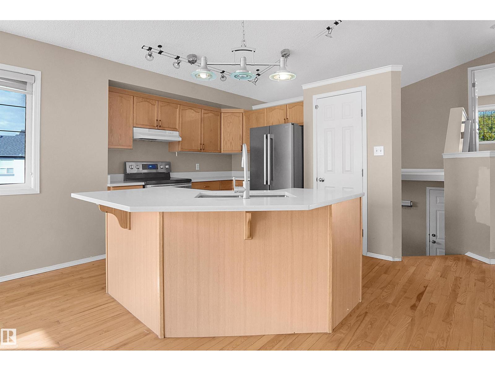 16112 92 St Nw Property Photo 10