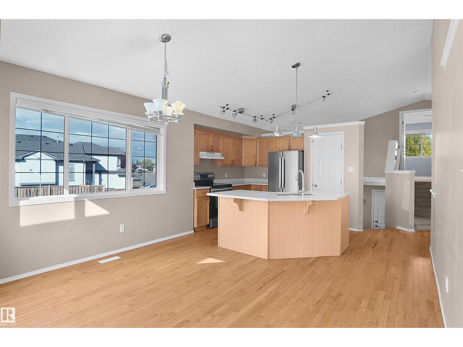 16112 92 St Nw Property Photo 17