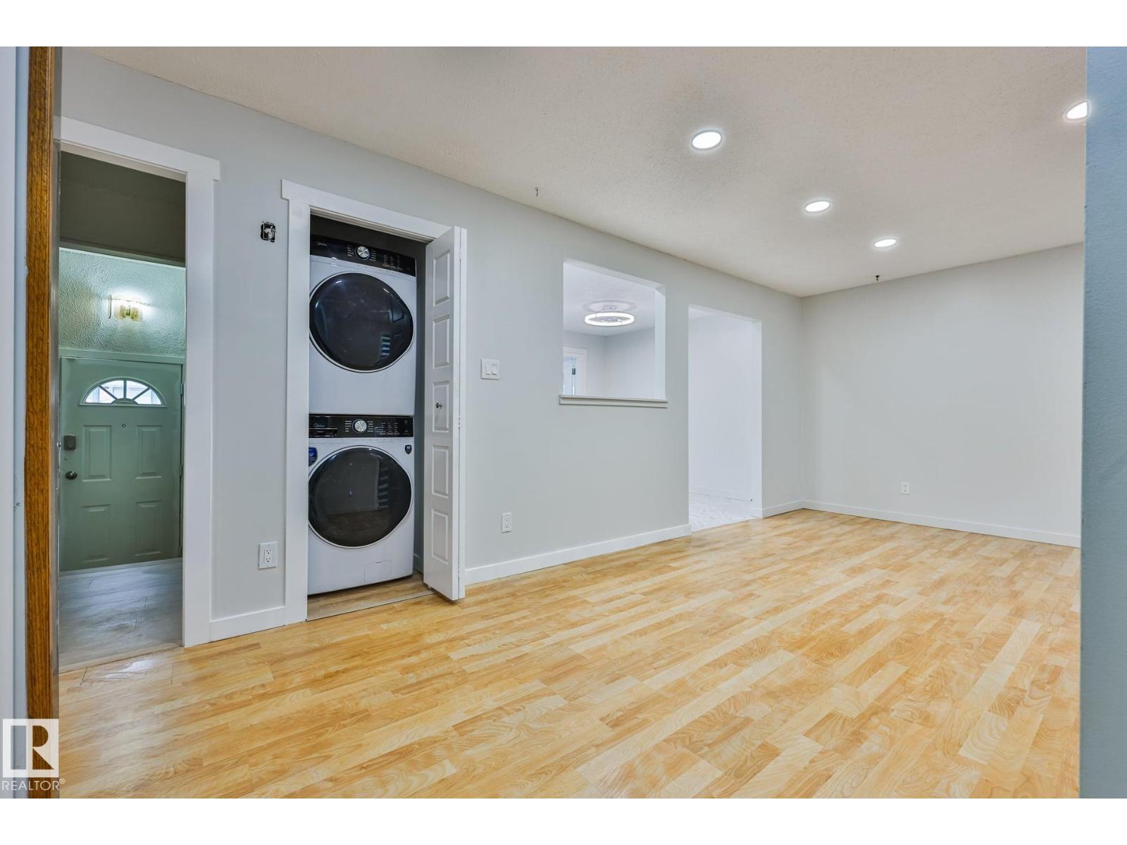 4324 70 St Nw Property Photo 6