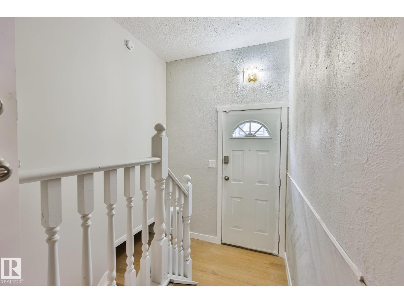 4324 70 St Nw Property Photo 16