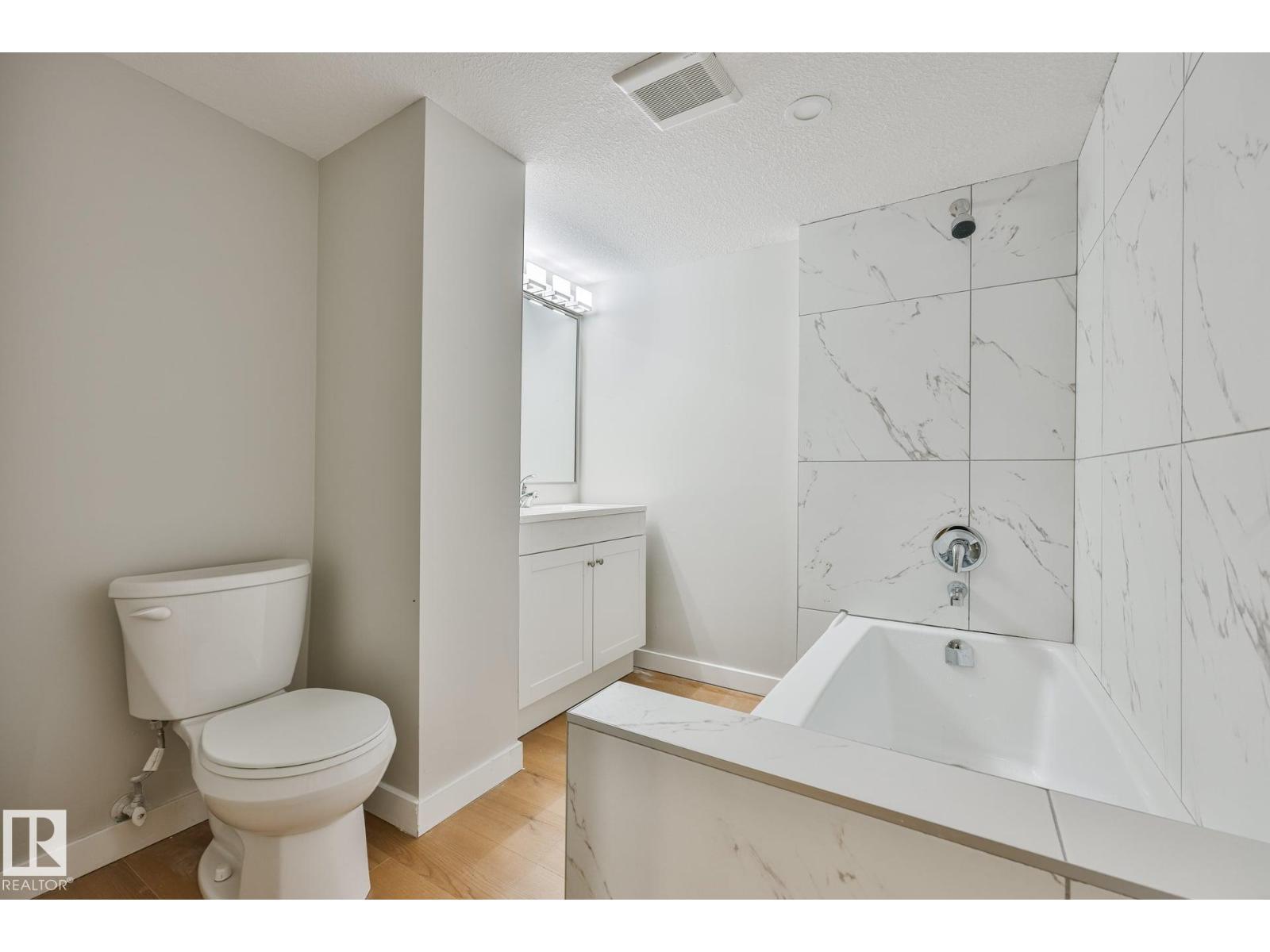 4324 70 St Nw Property Photo 23