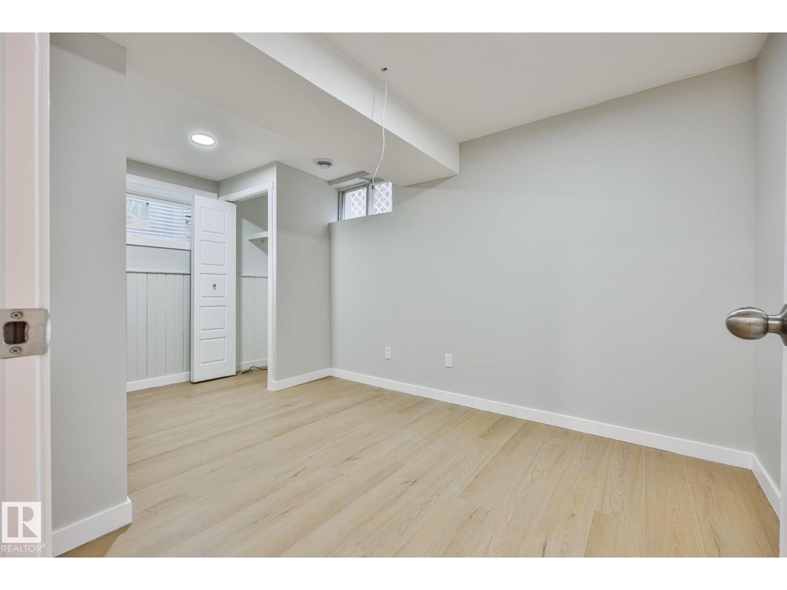 4324 70 St Nw Property Photo 26