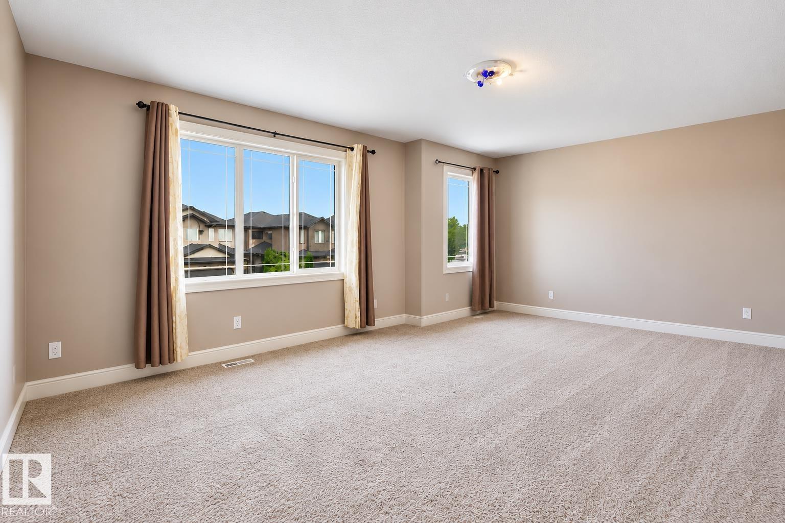 258 Albany Dr Nw Property Photo 4