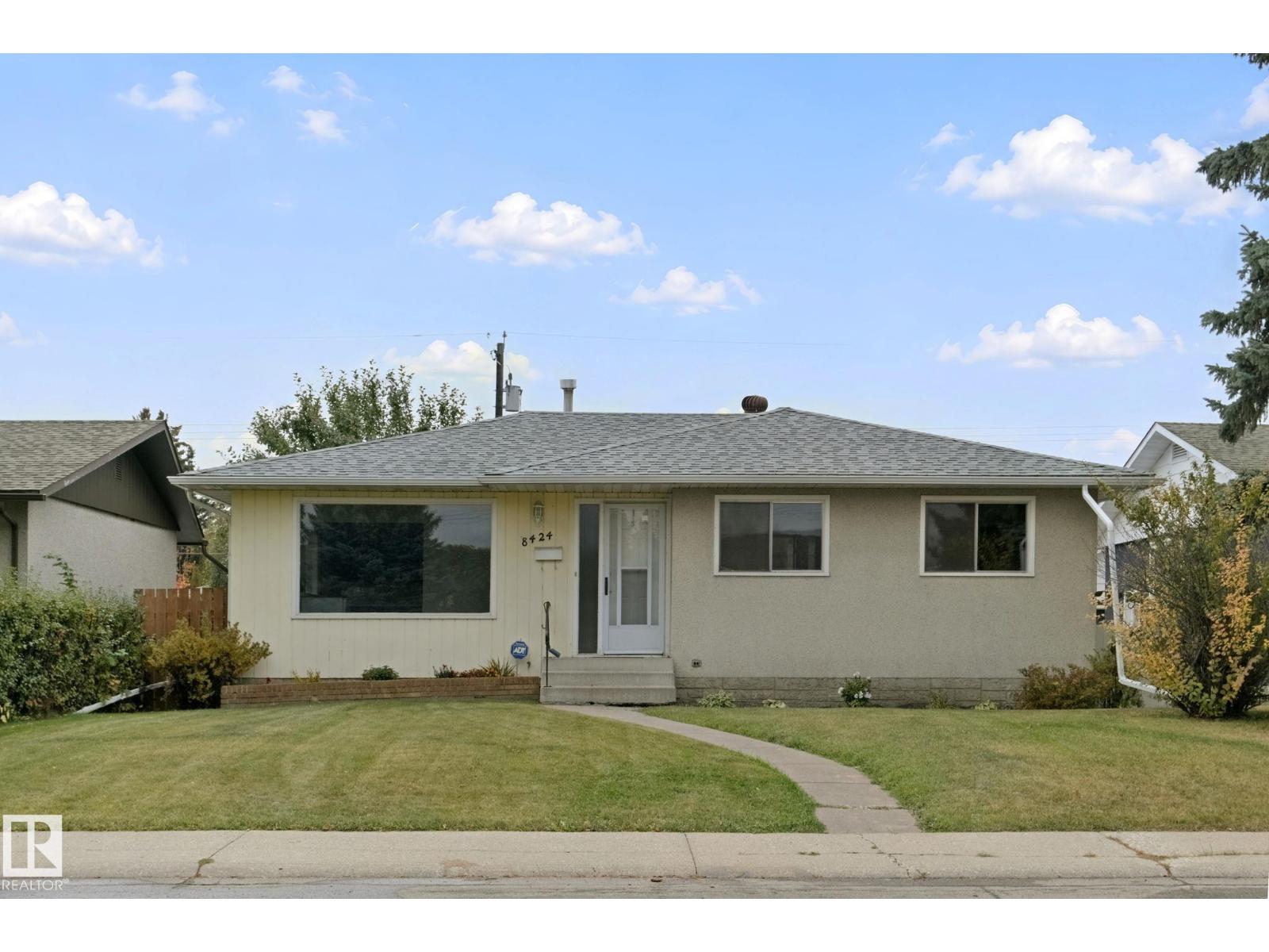 8424 70 St Nw Property Photo 1