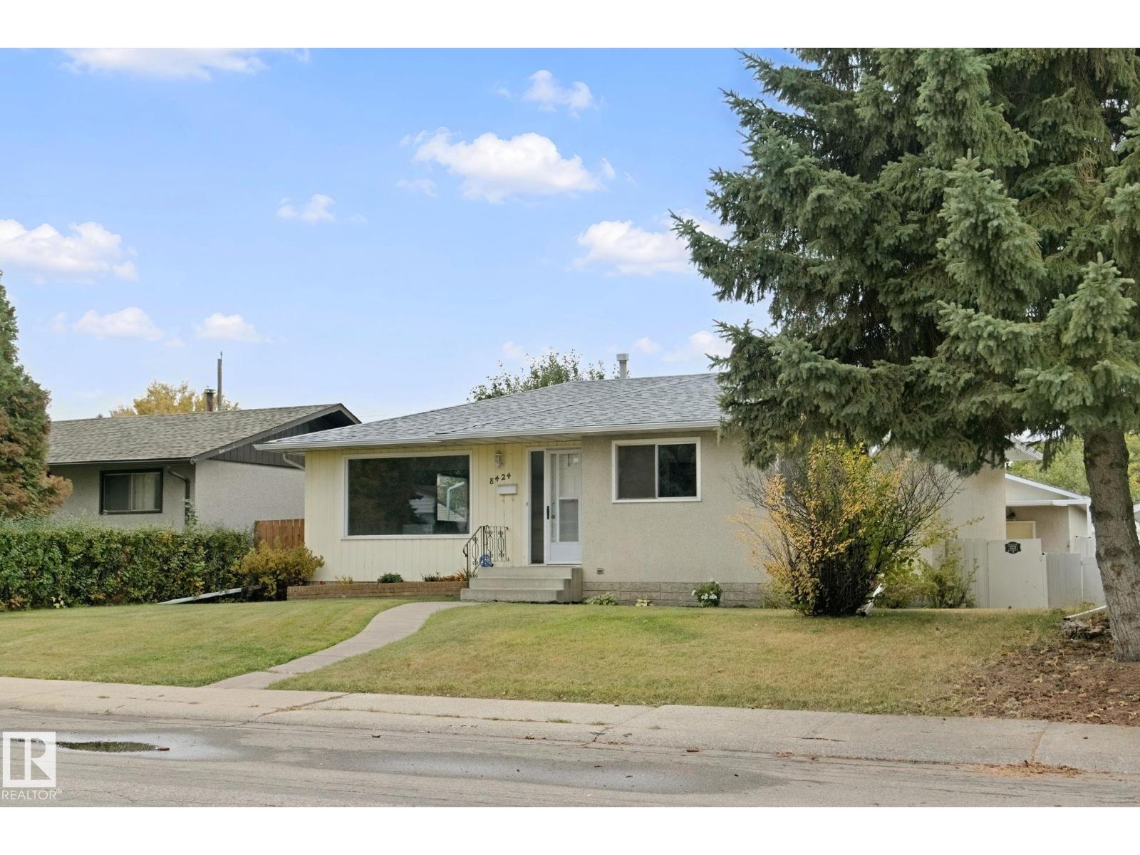 8424 70 St Nw Property Photo 2
