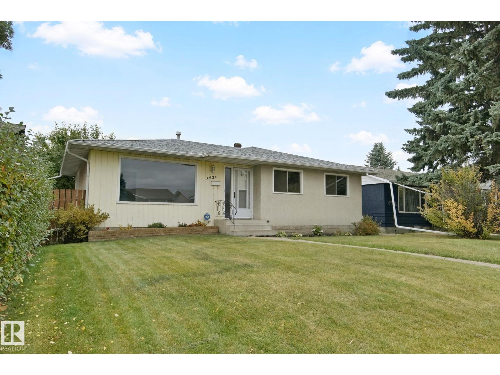 8424 70 St Nw Property Photo 3