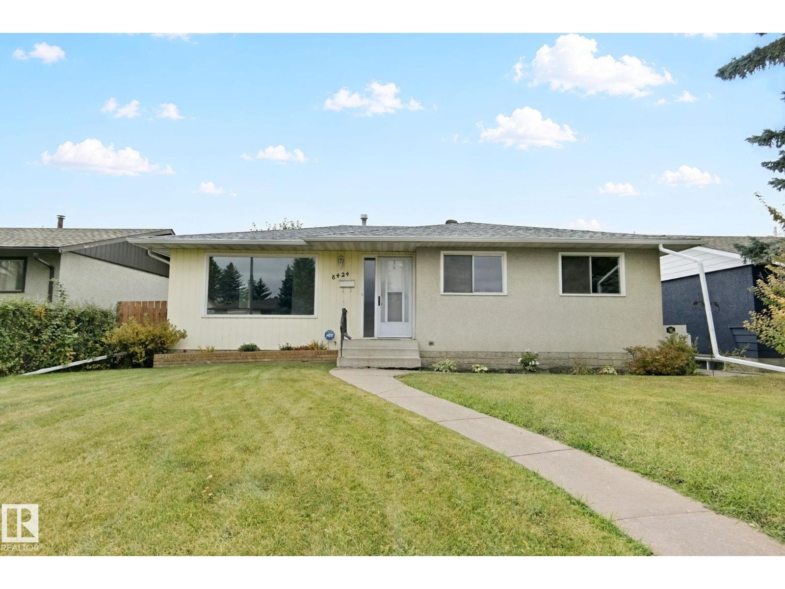 8424 70 St Nw Property Photo 4