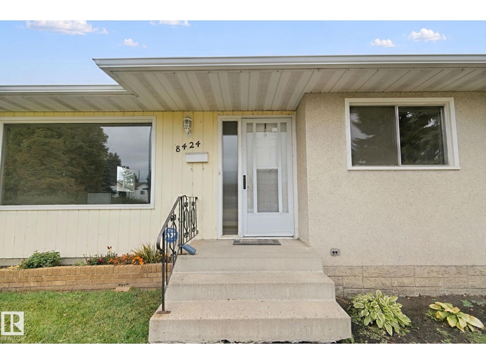 8424 70 St Nw Property Photo 5