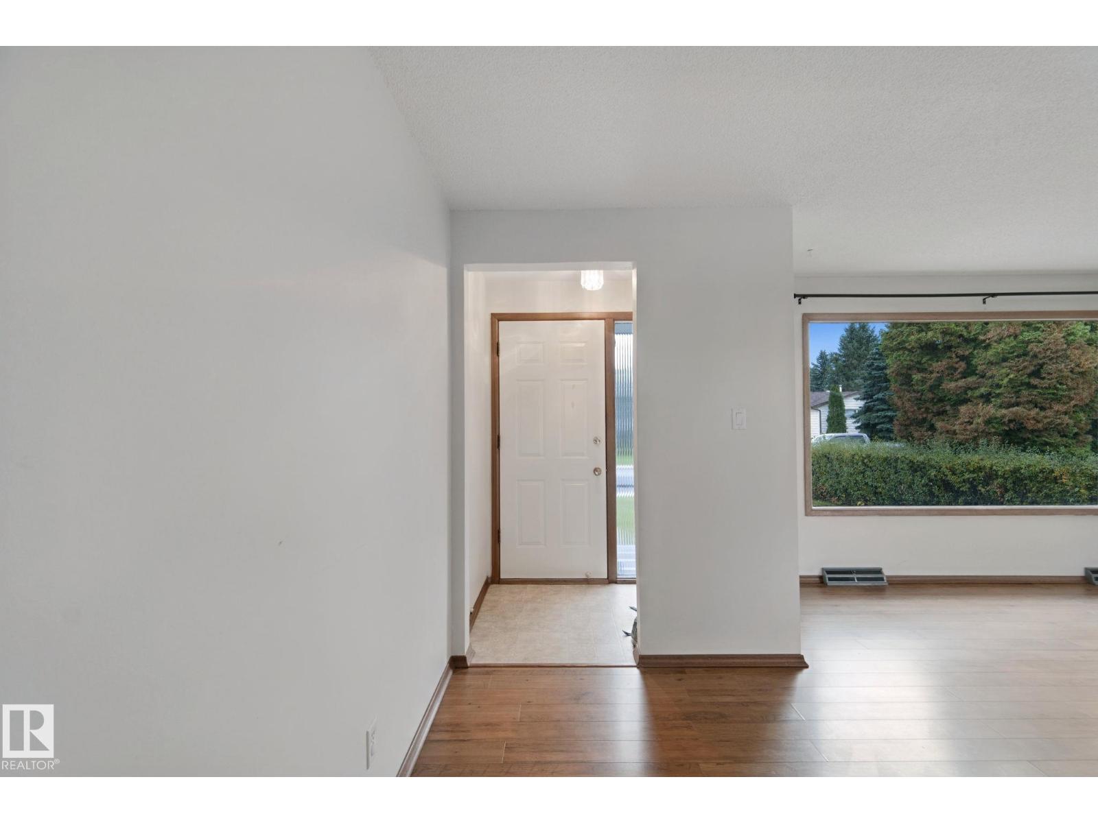 8424 70 St Nw Property Photo 7