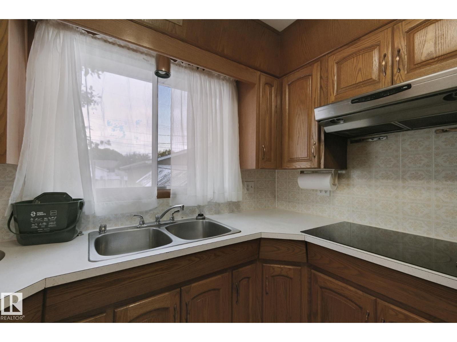 8424 70 St Nw Property Photo 20