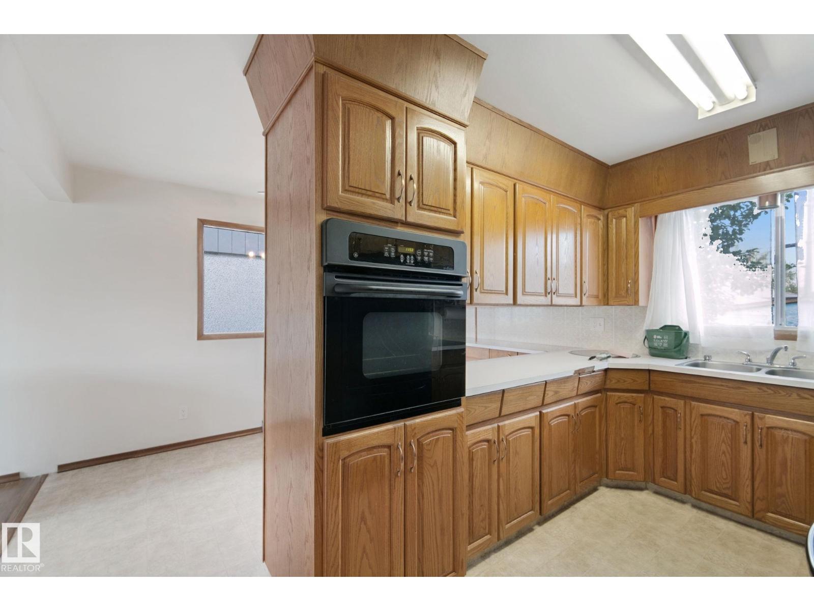 8424 70 St Nw Property Photo 23