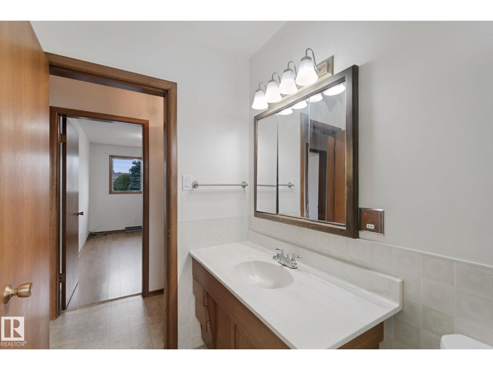 8424 70 St Nw Property Photo 26