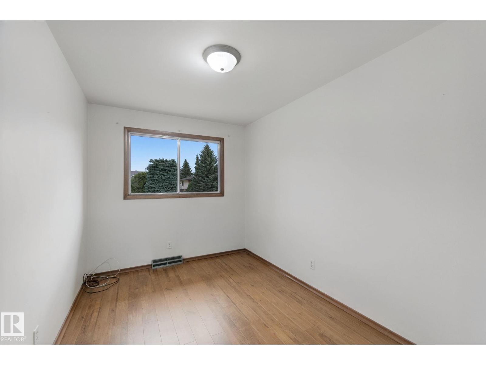8424 70 St Nw Property Photo 27