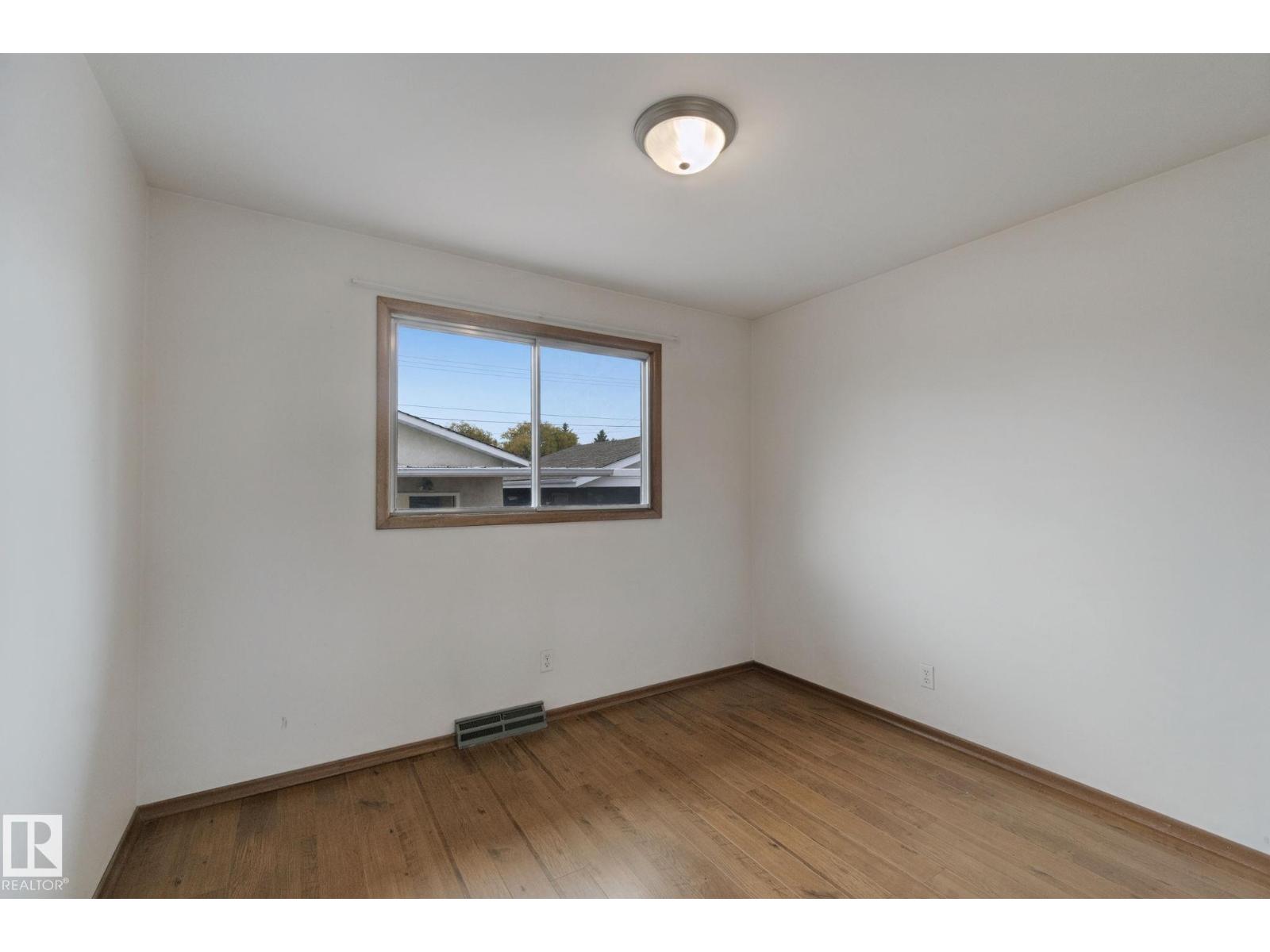 8424 70 St Nw Property Photo 31