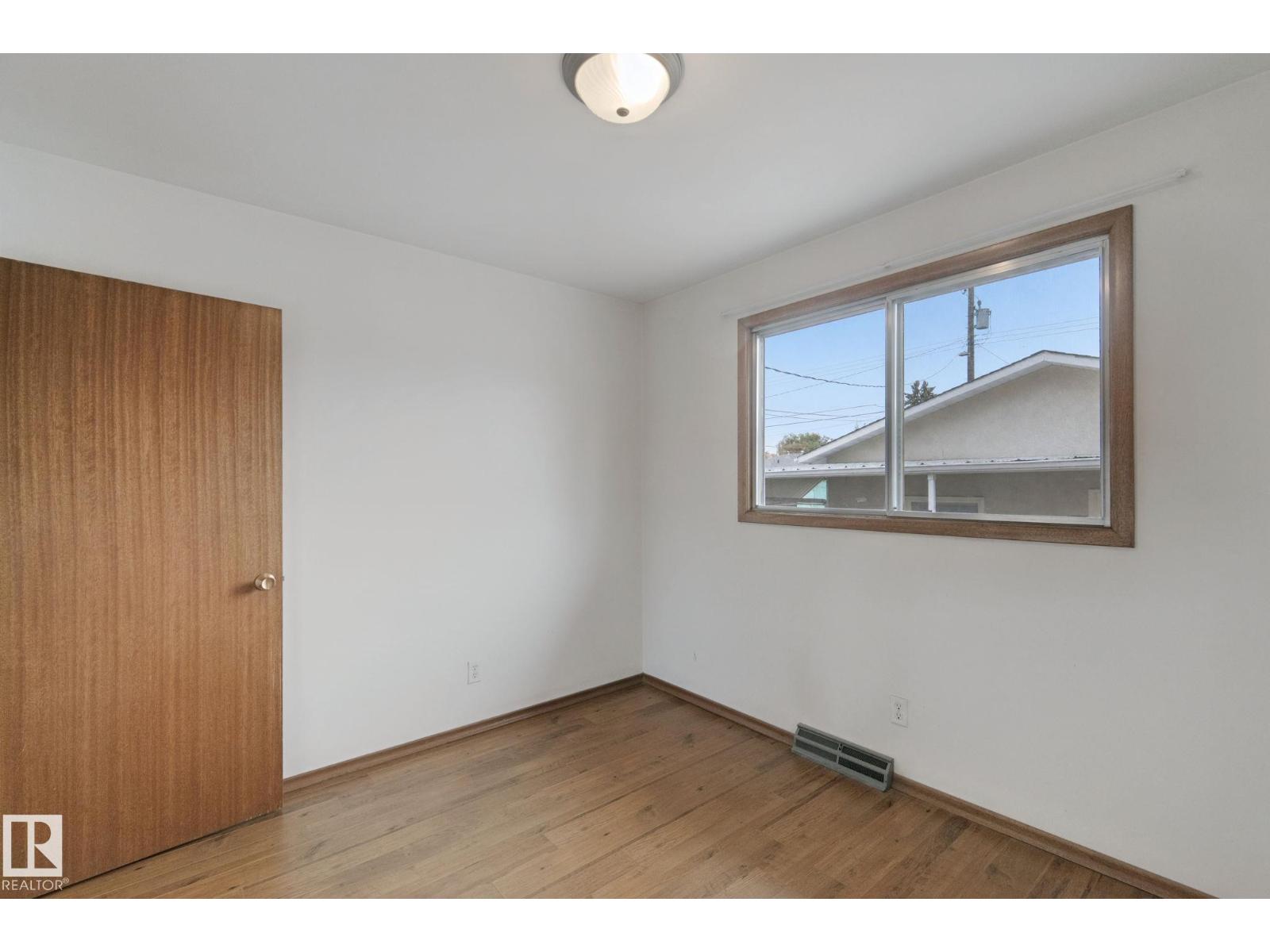 8424 70 St Nw Property Photo 33