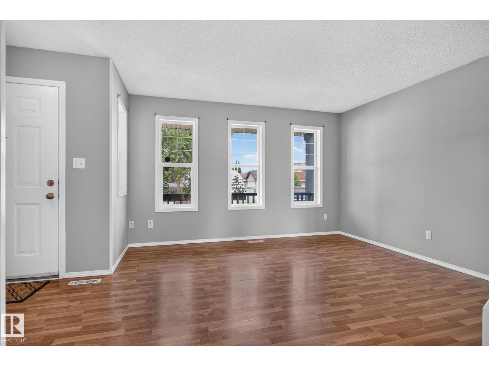 8923 173 Av Nw Property Photo 2