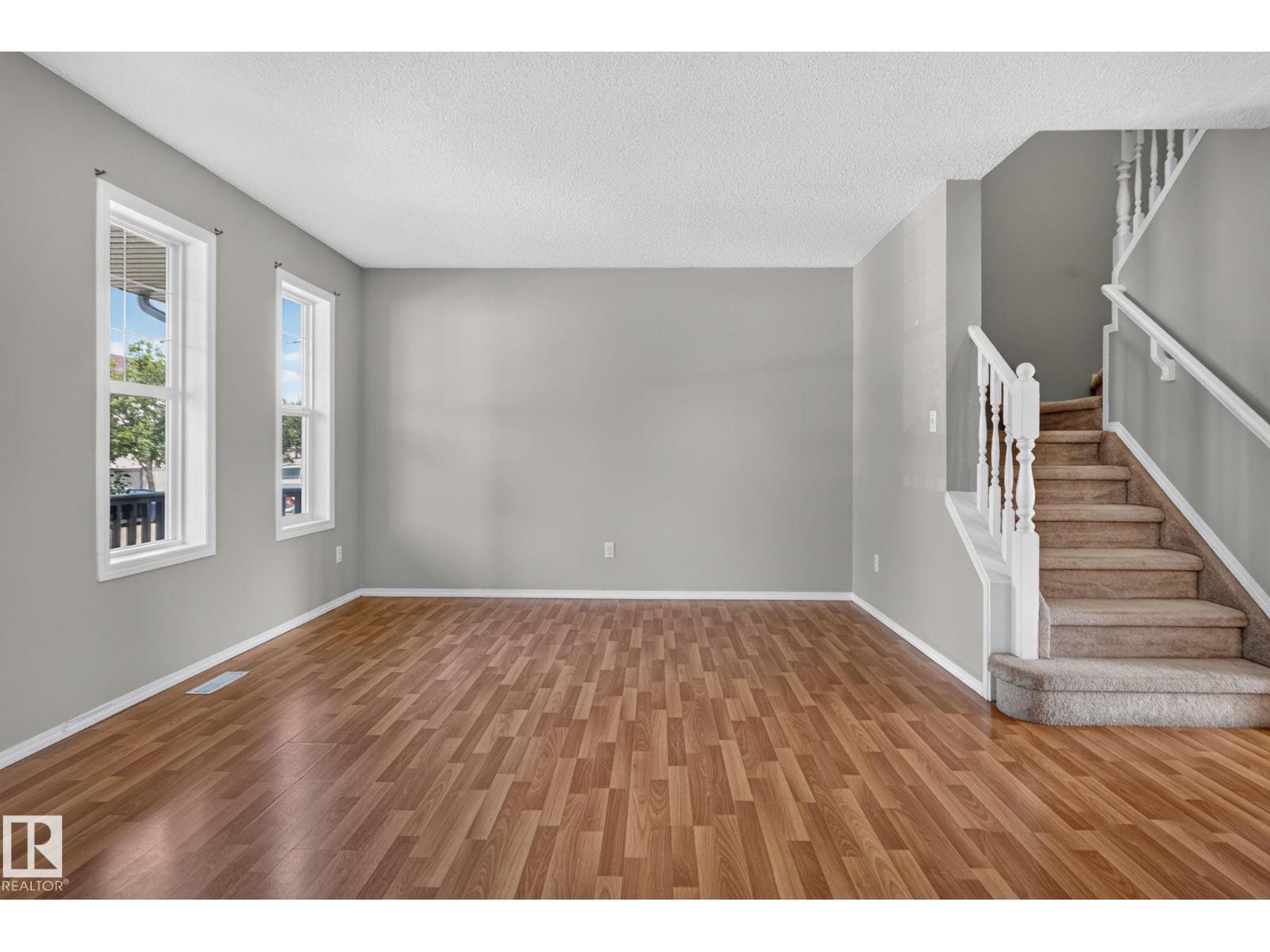 8923 173 Av Nw Property Photo 4