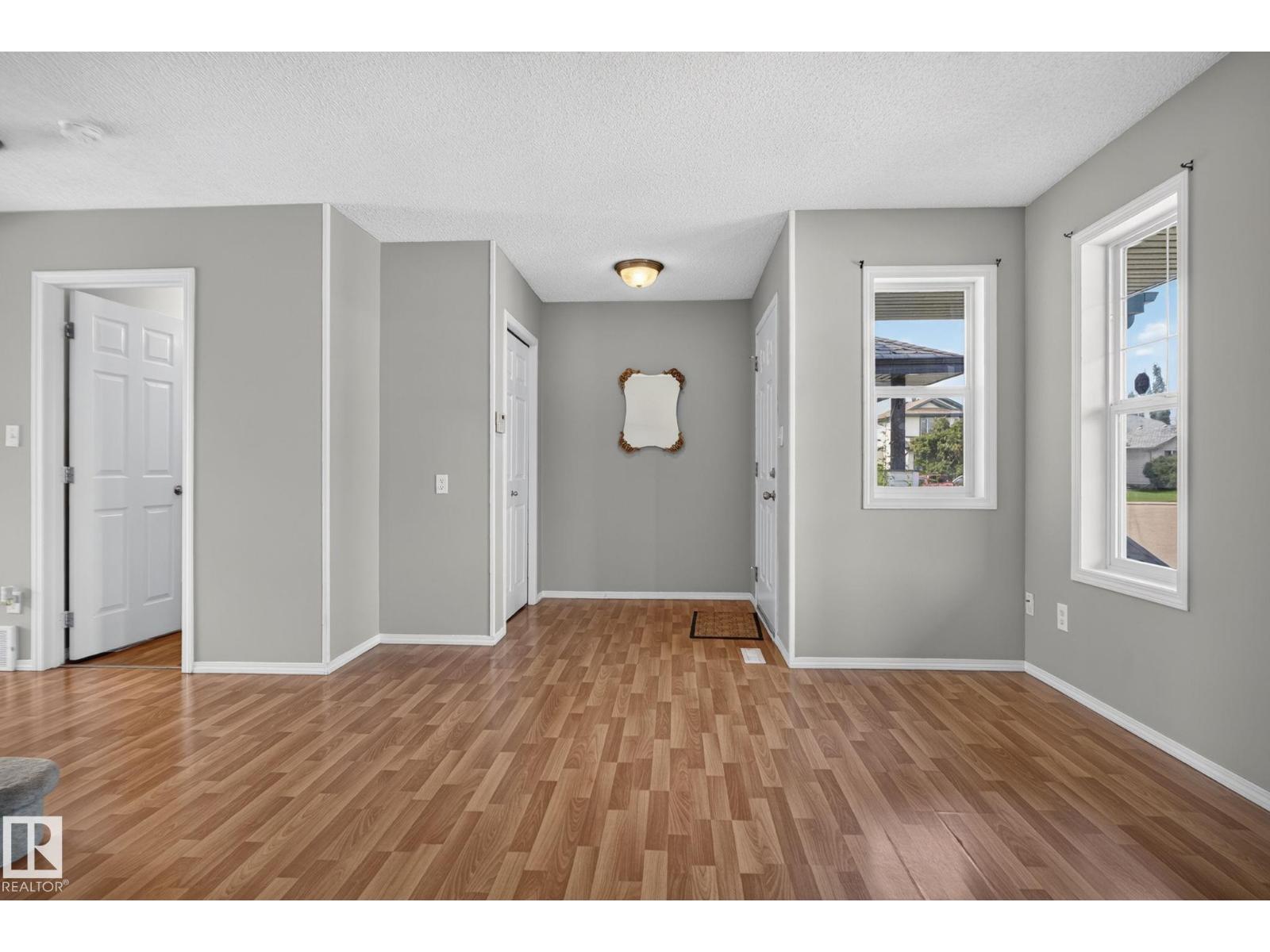 8923 173 Av Nw Property Photo 6