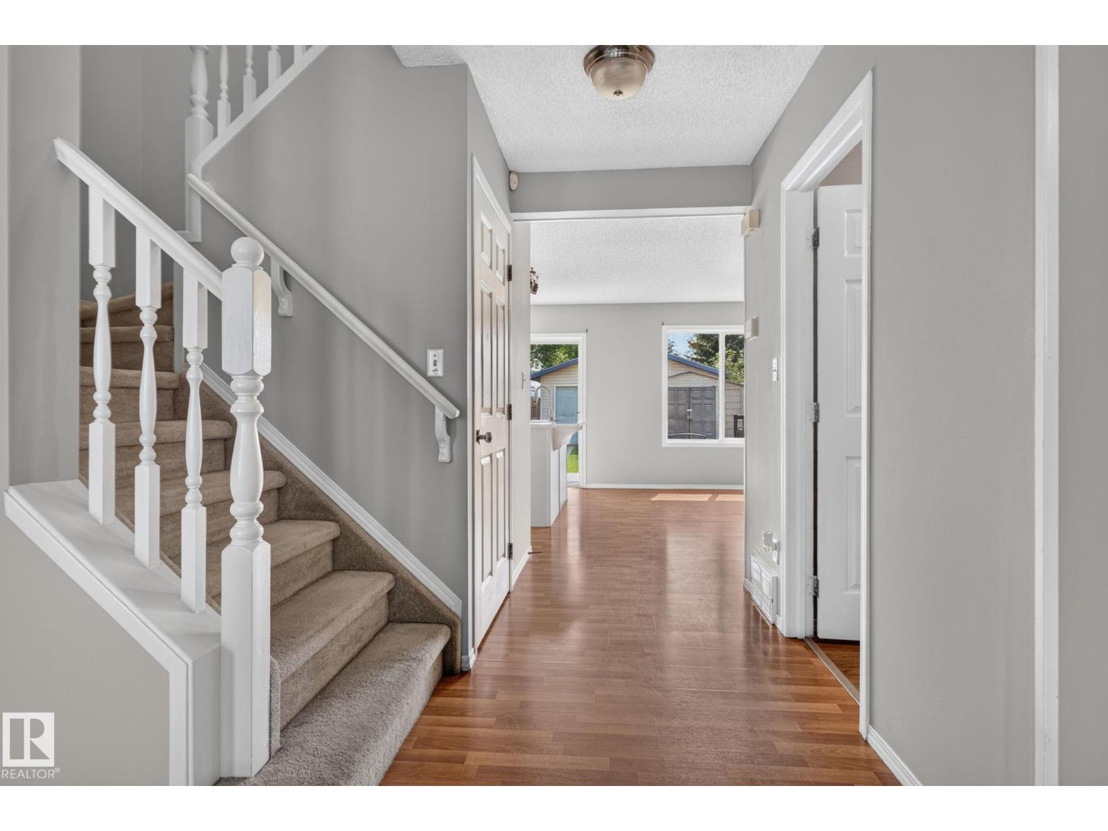 8923 173 Av Nw Property Photo 12