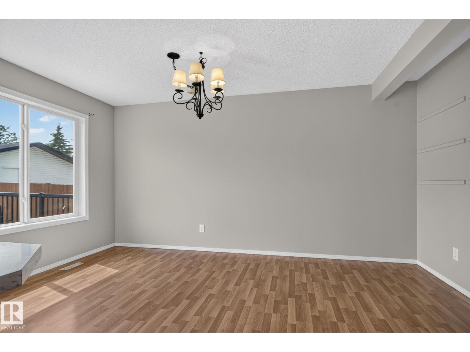 8923 173 Av Nw Property Photo 16