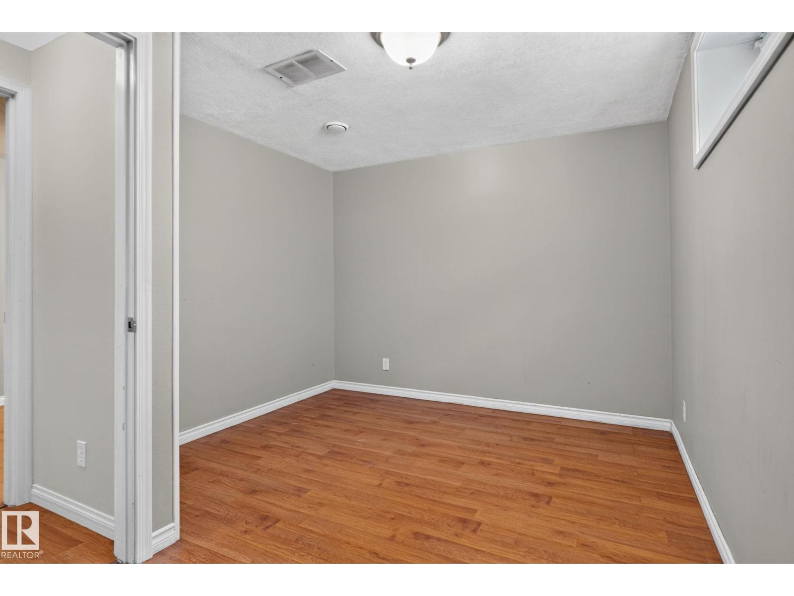 8923 173 Av Nw Property Photo 45