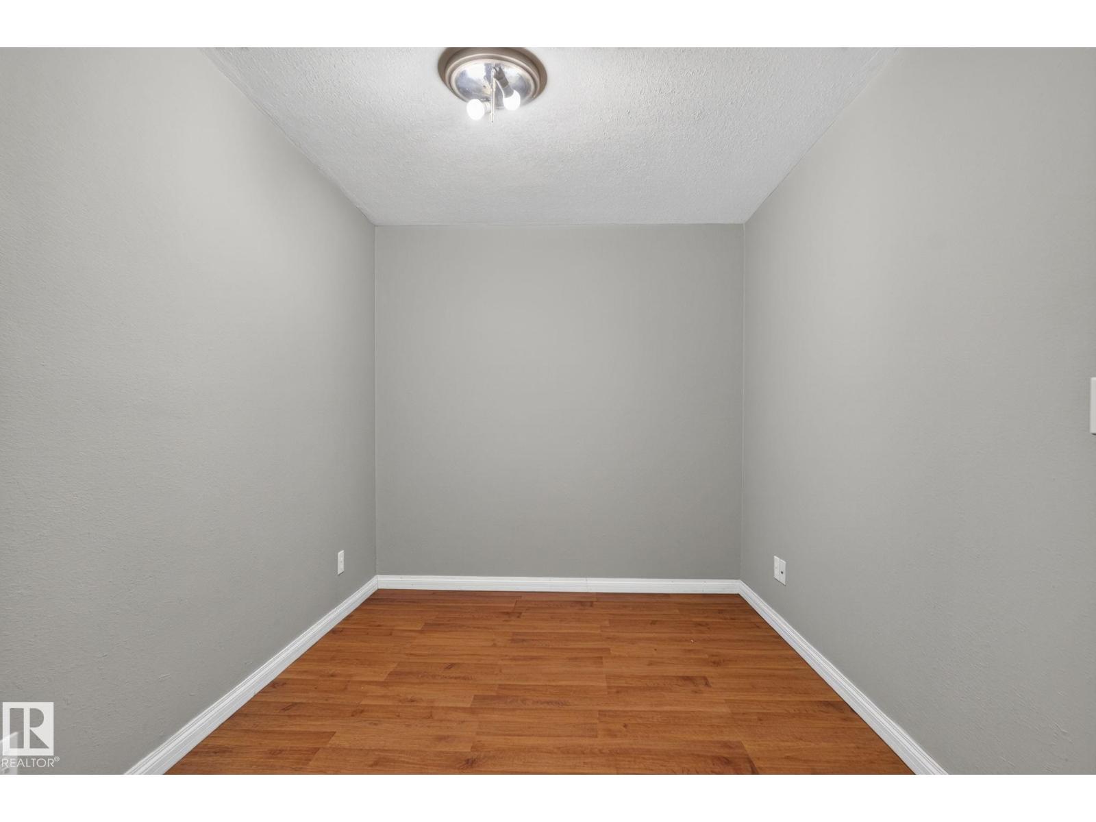8923 173 Av Nw Property Photo 48