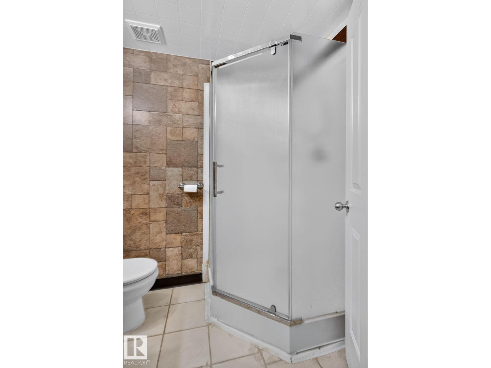 8923 173 Av Nw Property Photo 50