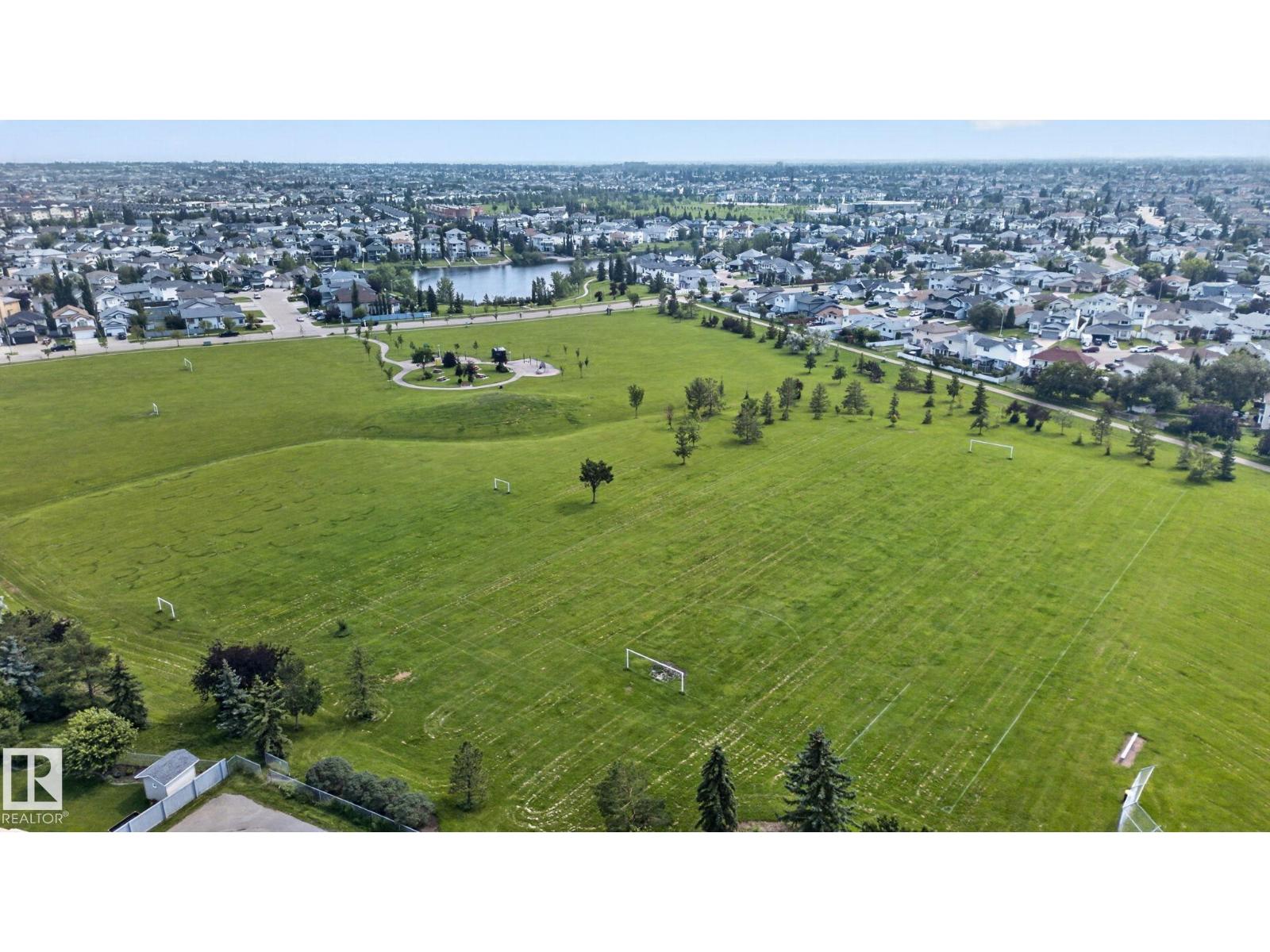 8923 173 Av Nw Property Photo 52