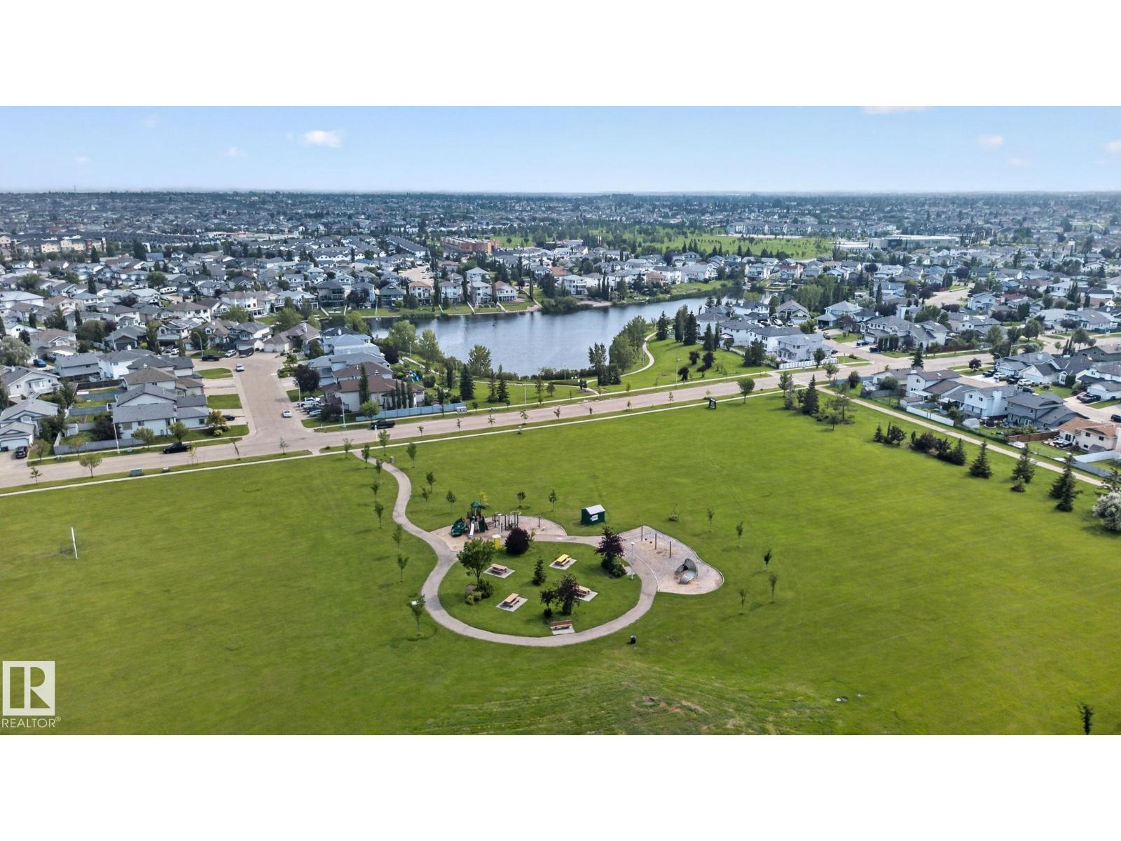 8923 173 Av Nw Property Photo 53
