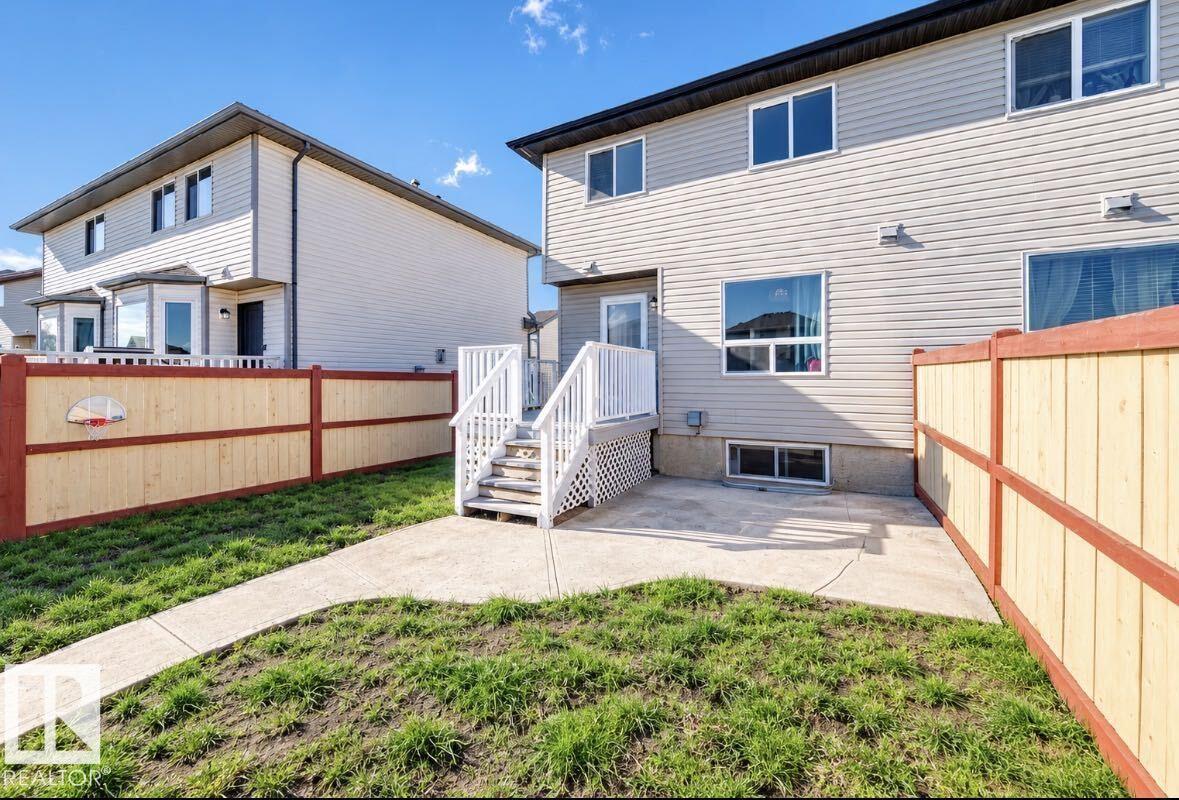 447 Songhurst Pl Property Photo 3