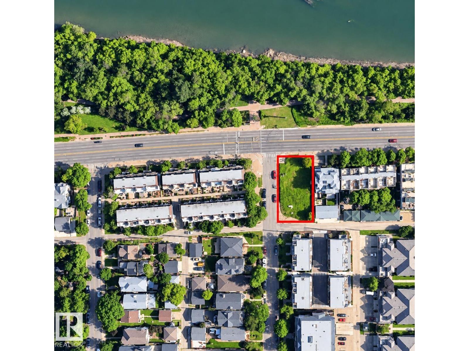 9755 92 St Nw Property Photo 1