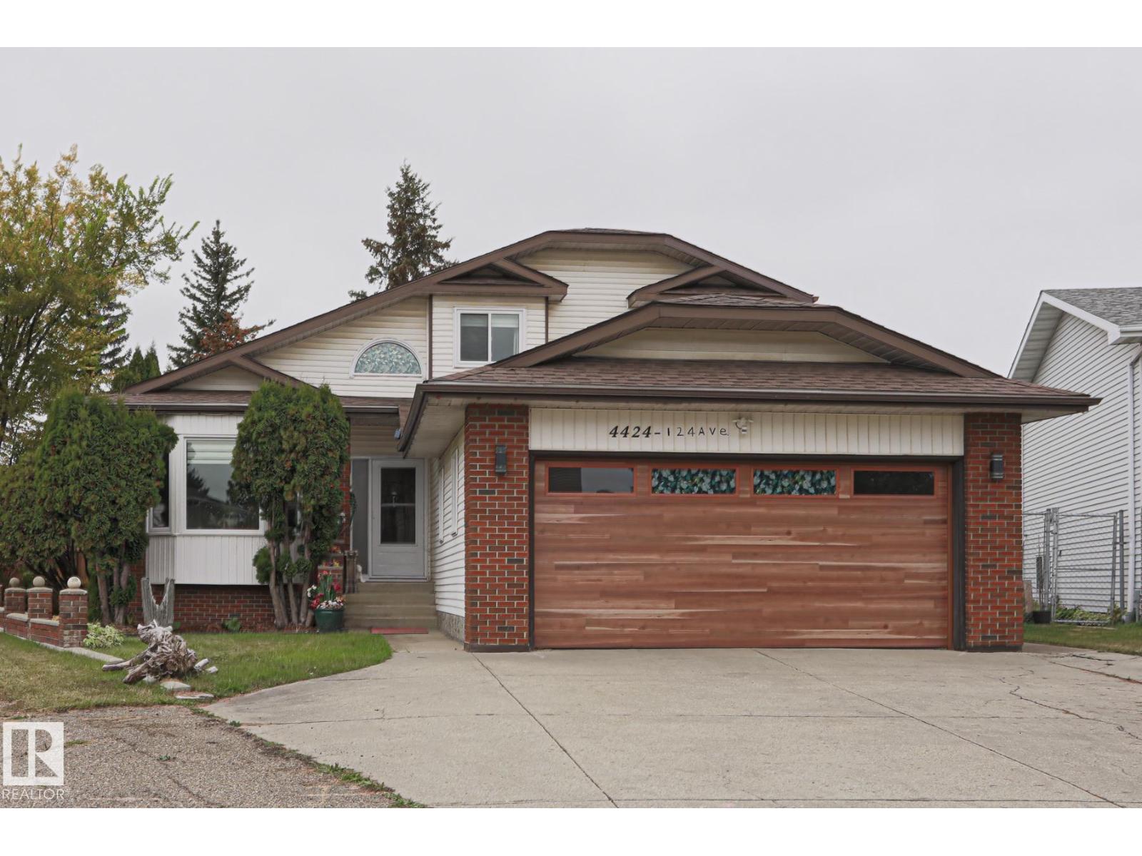 4424 124 Av Nw Property Photo 1