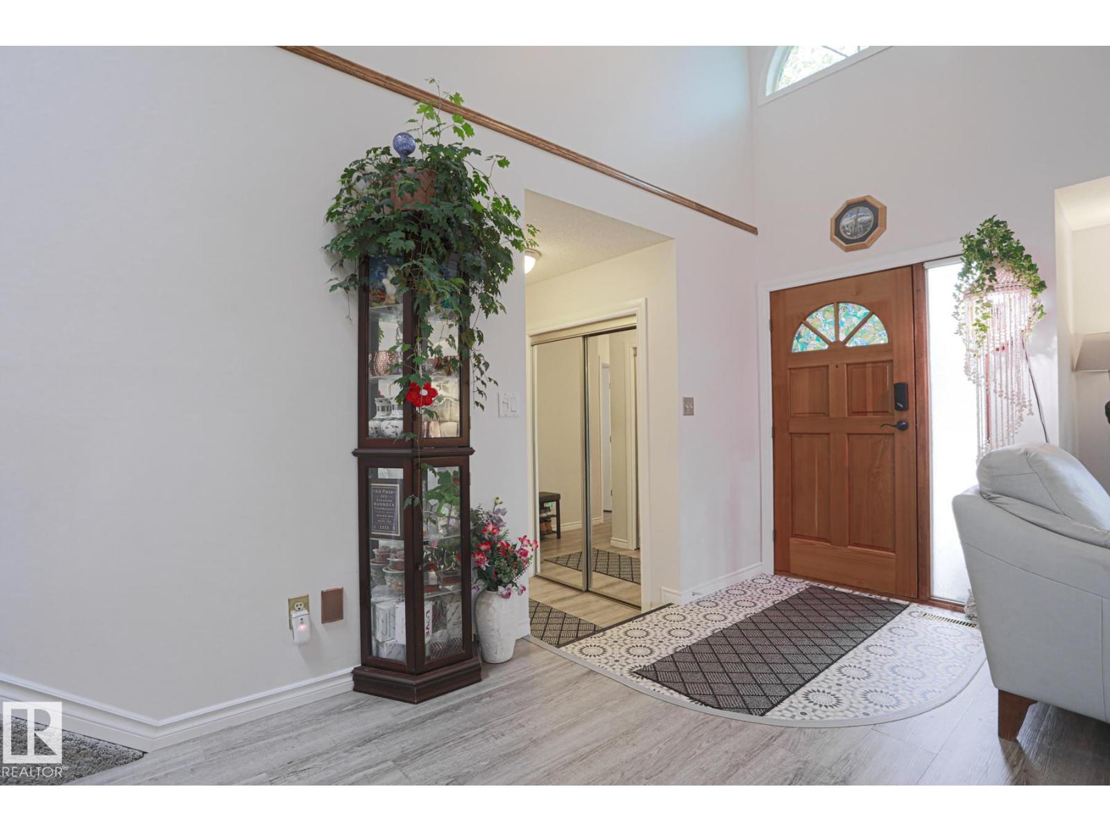 4424 124 Av Nw Property Photo 2