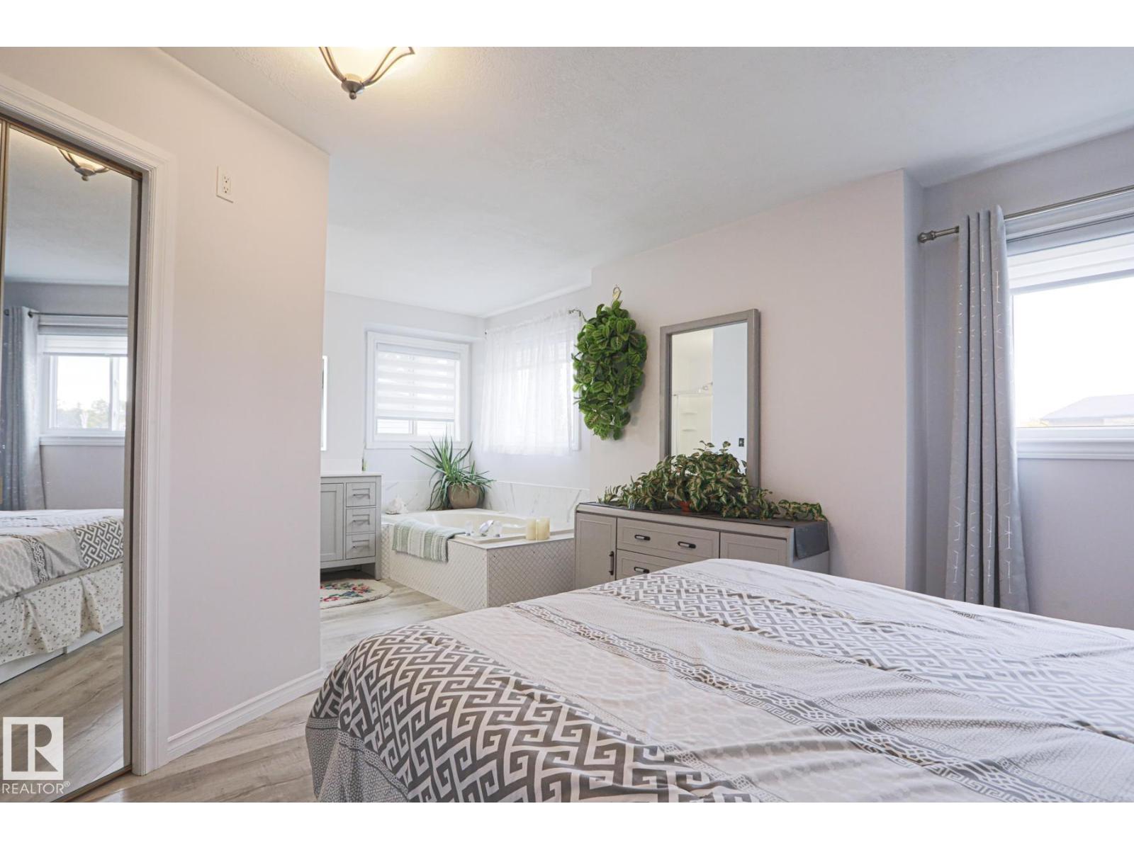 4424 124 Av Nw Property Photo 28