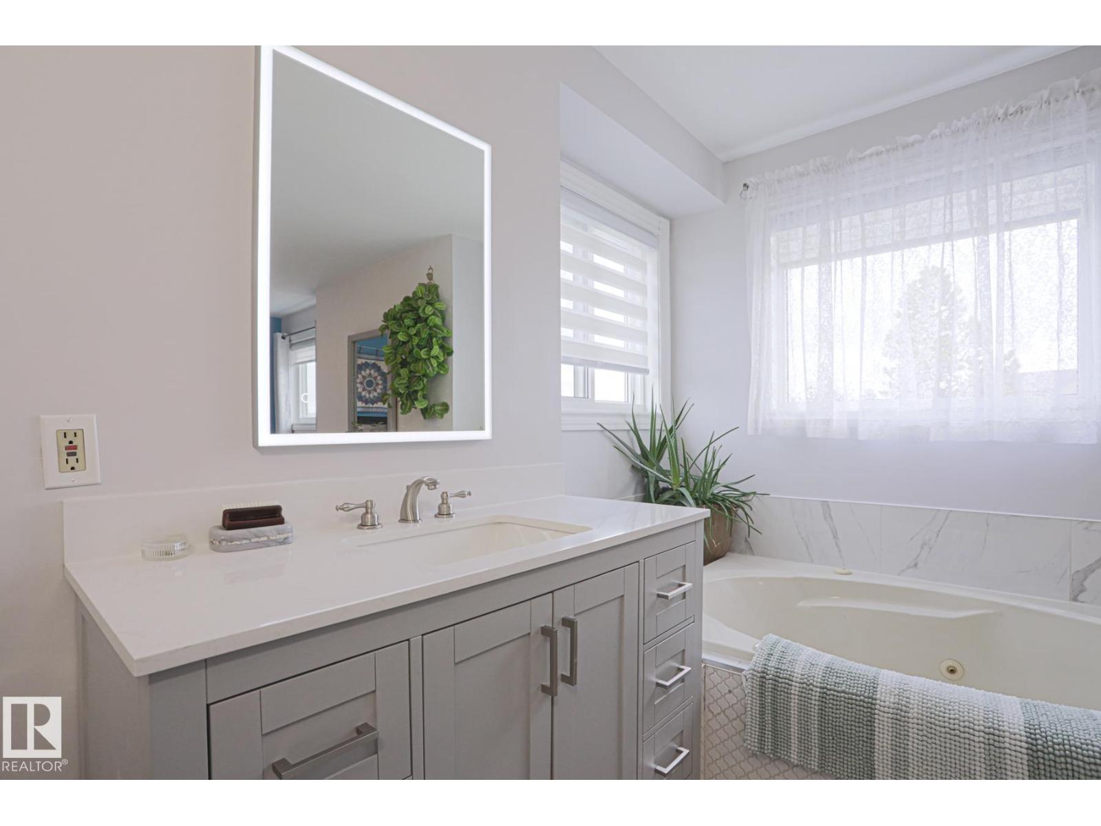 4424 124 Av Nw Property Photo 34