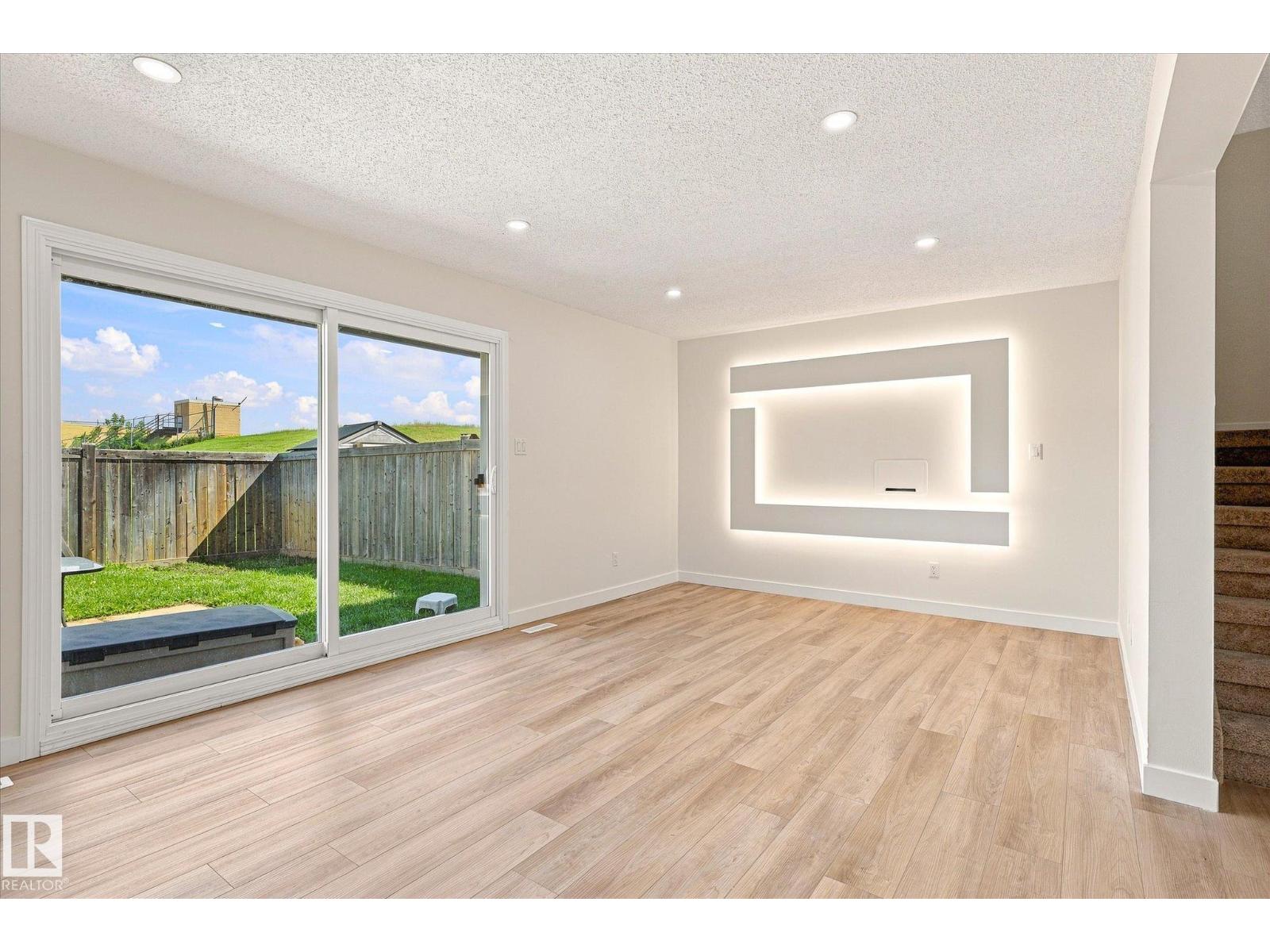 18307 66 Av Nw Property Photo 5